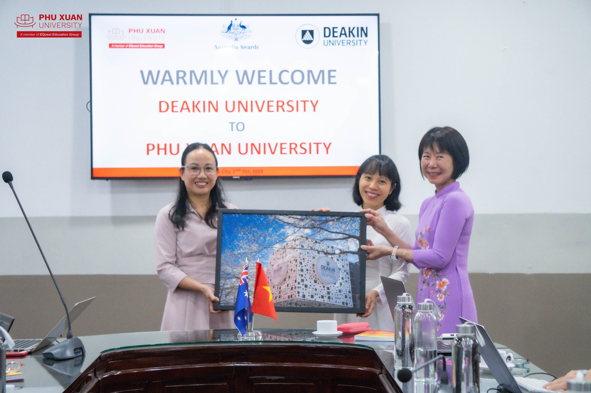 Thắt chặt hợp tác và đẩy mạnh chuyển đổi số GDĐH qua Seminar cùng Deakin University, Úc